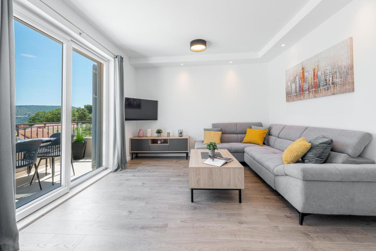 Amazing Sea View Apartments Petra & Paula Слано Екстериор снимка